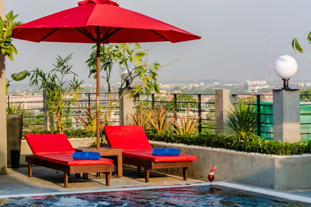 Diamond Palace Resort & Sky Bar Phnom Penh Luaran gambar