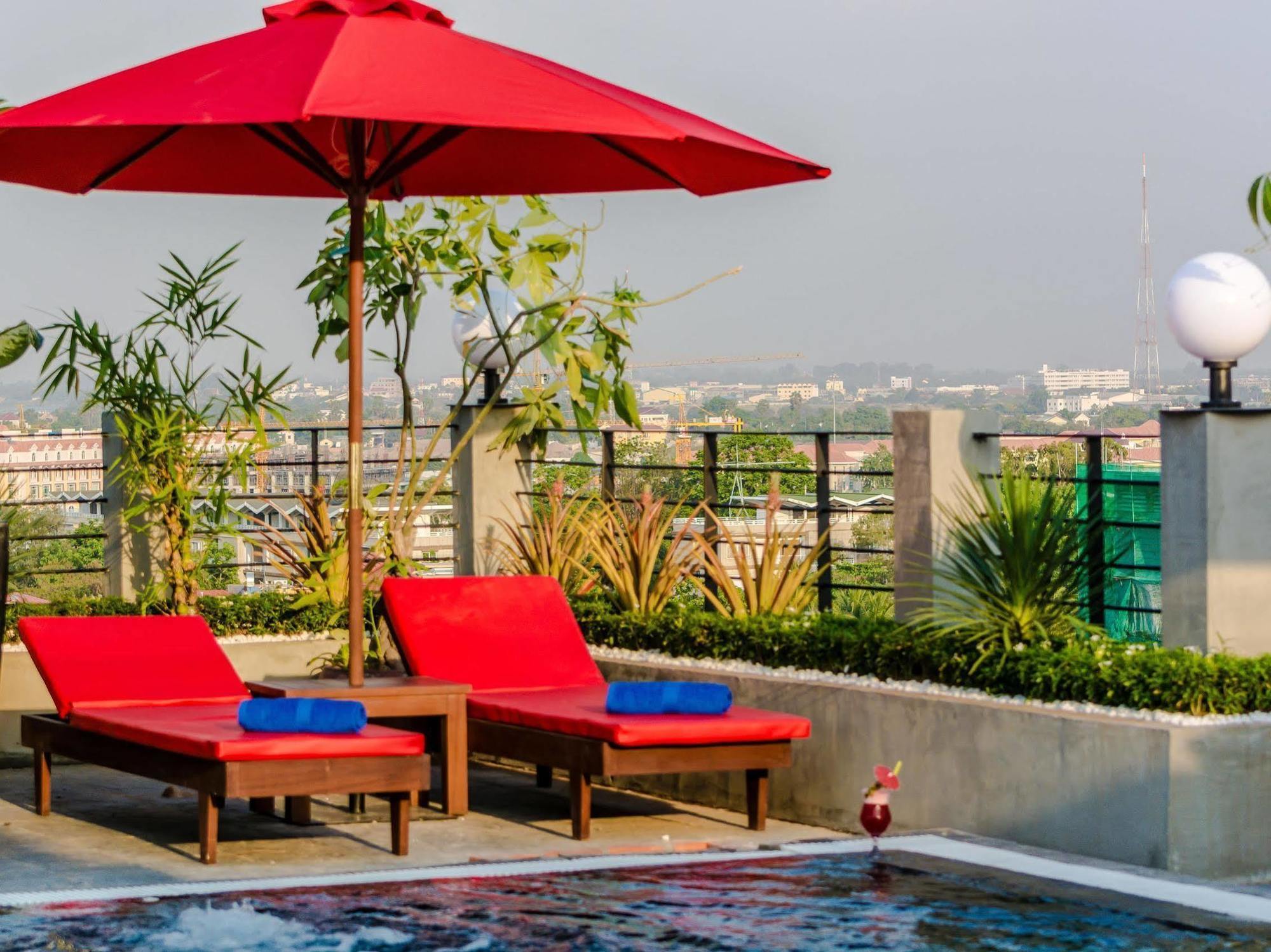 Diamond Palace Resort & Sky Bar Phnom Penh Luaran gambar