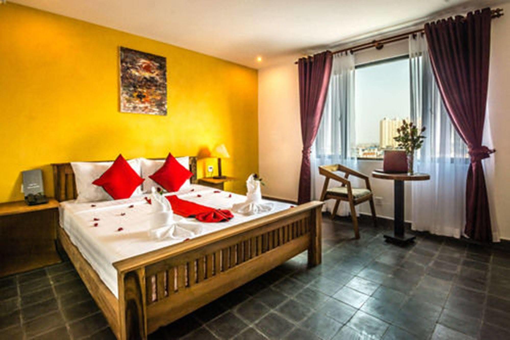 Diamond Palace Resort & Sky Bar Phnom Penh Luaran gambar