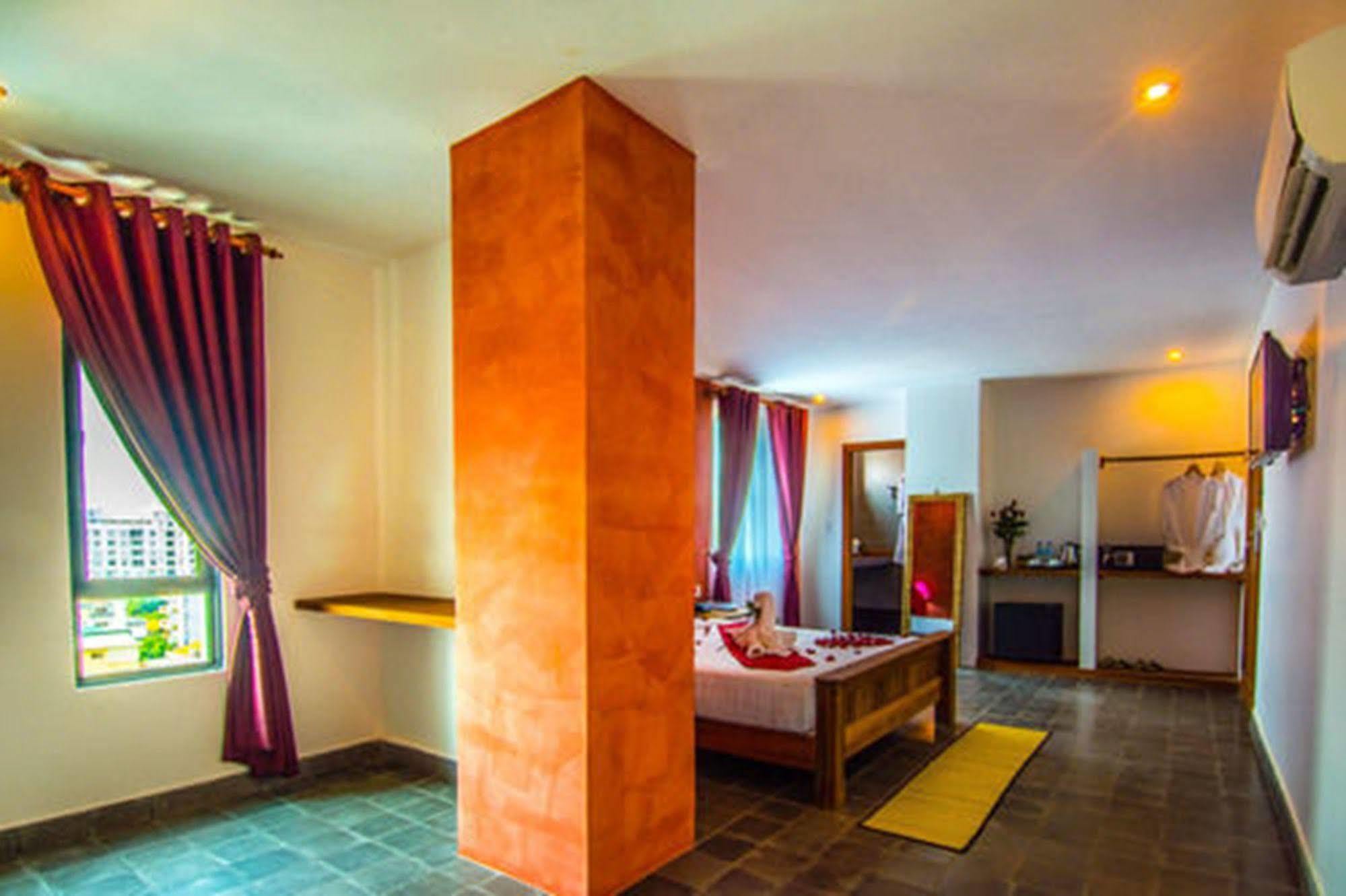 Diamond Palace Resort & Sky Bar Phnom Penh Luaran gambar